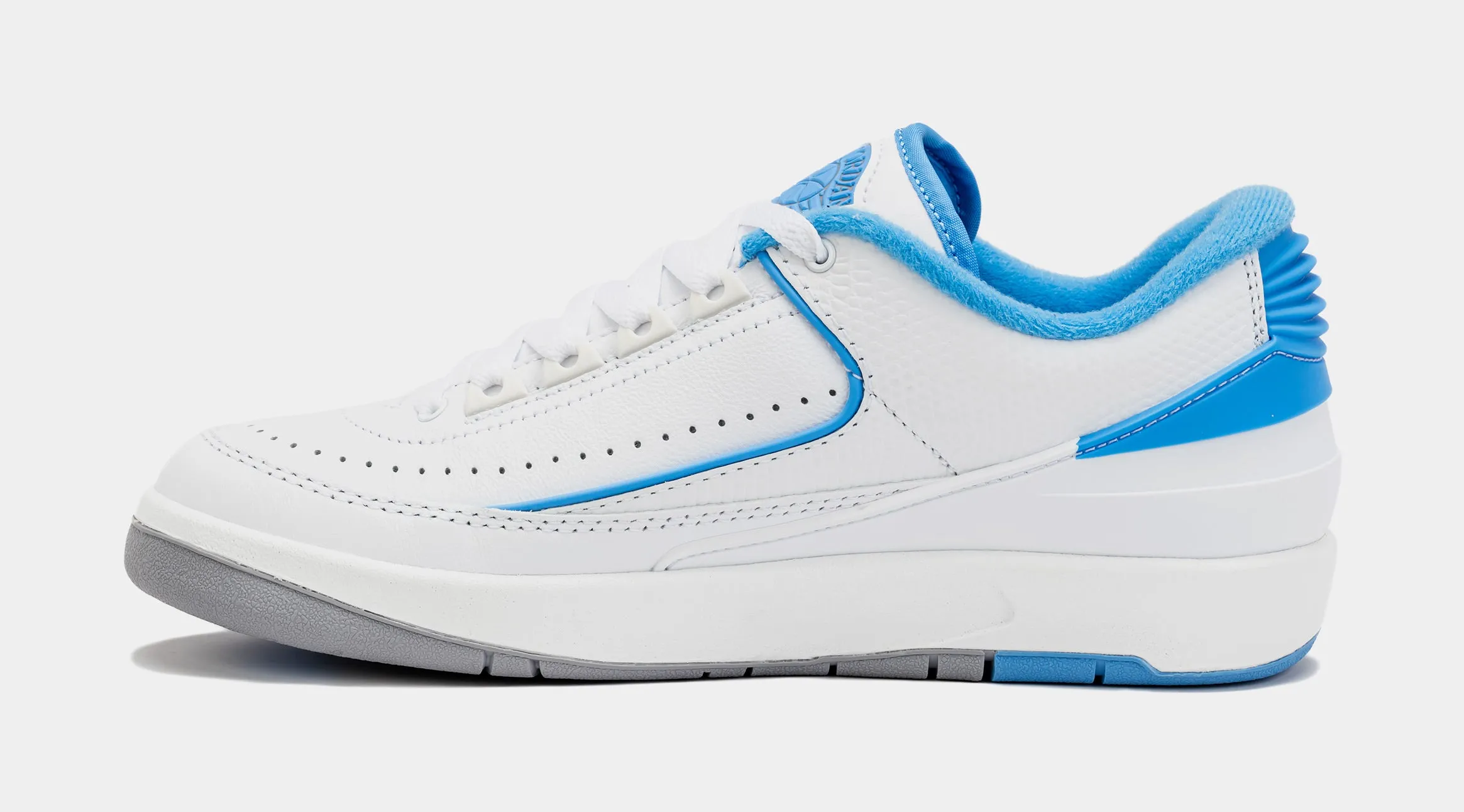 Air Jordan 2 Retro Low University Blue Grade School Lifestyle Shoes (White/Blue) Free Shipping