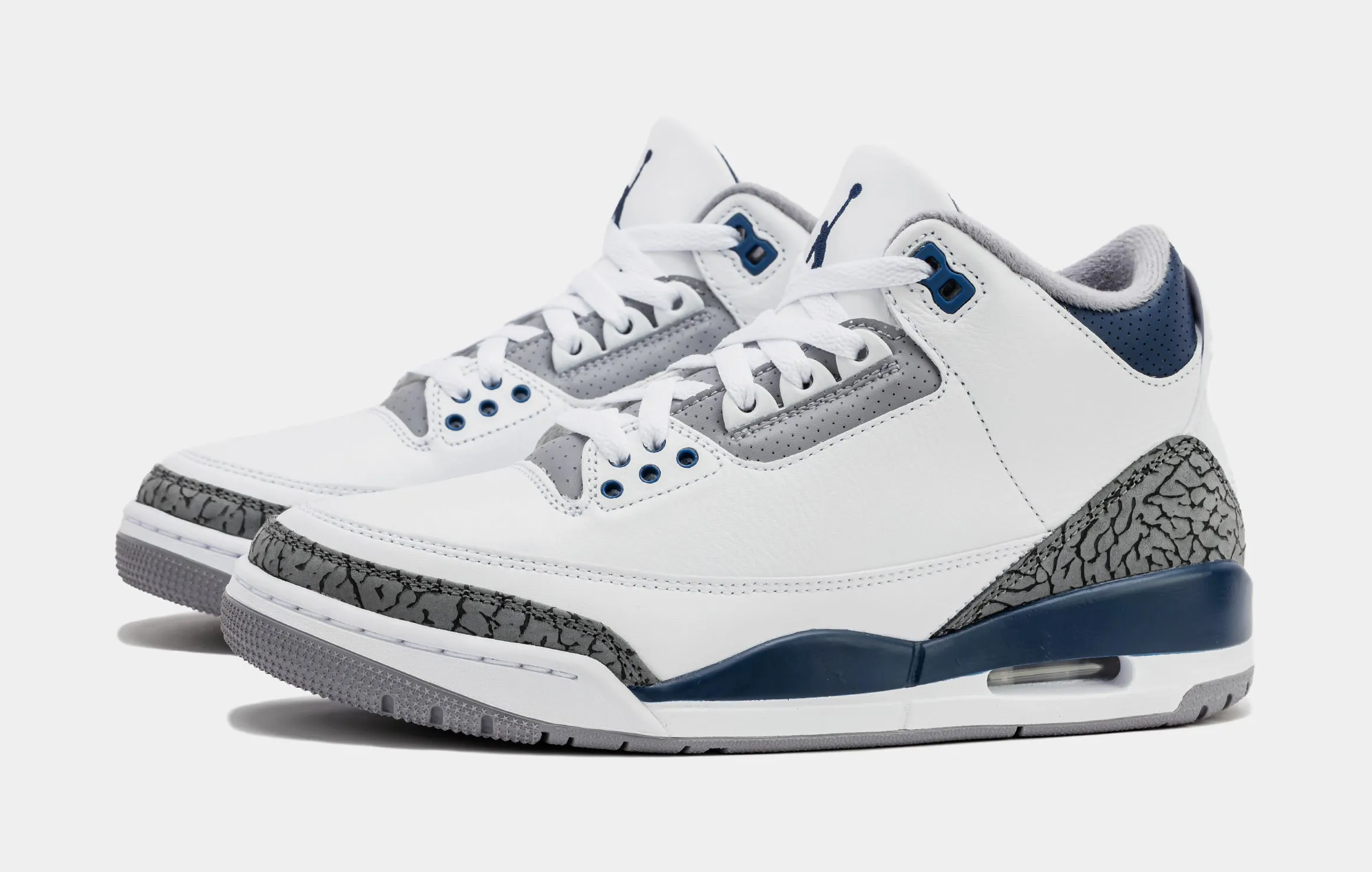 Air Jordan 3 Retro Midnight Navy Mens Lifestyle Shoes (White/Midnight Navy/Cement Grey) Free Shipping