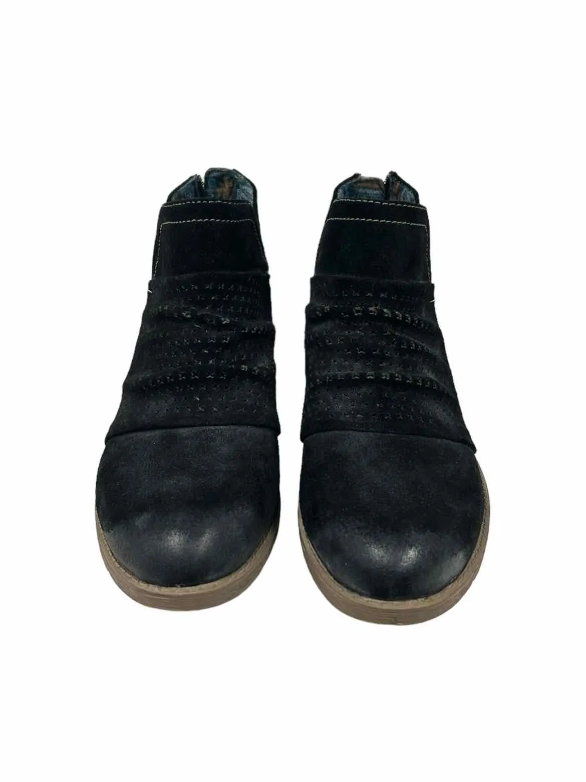 EARTH Black Women Size 8 Ankle Boots