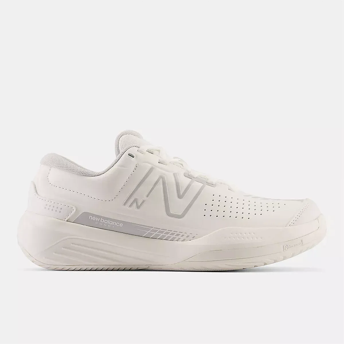 New Balance 696 v5 Women's Tennis Shoes (D)