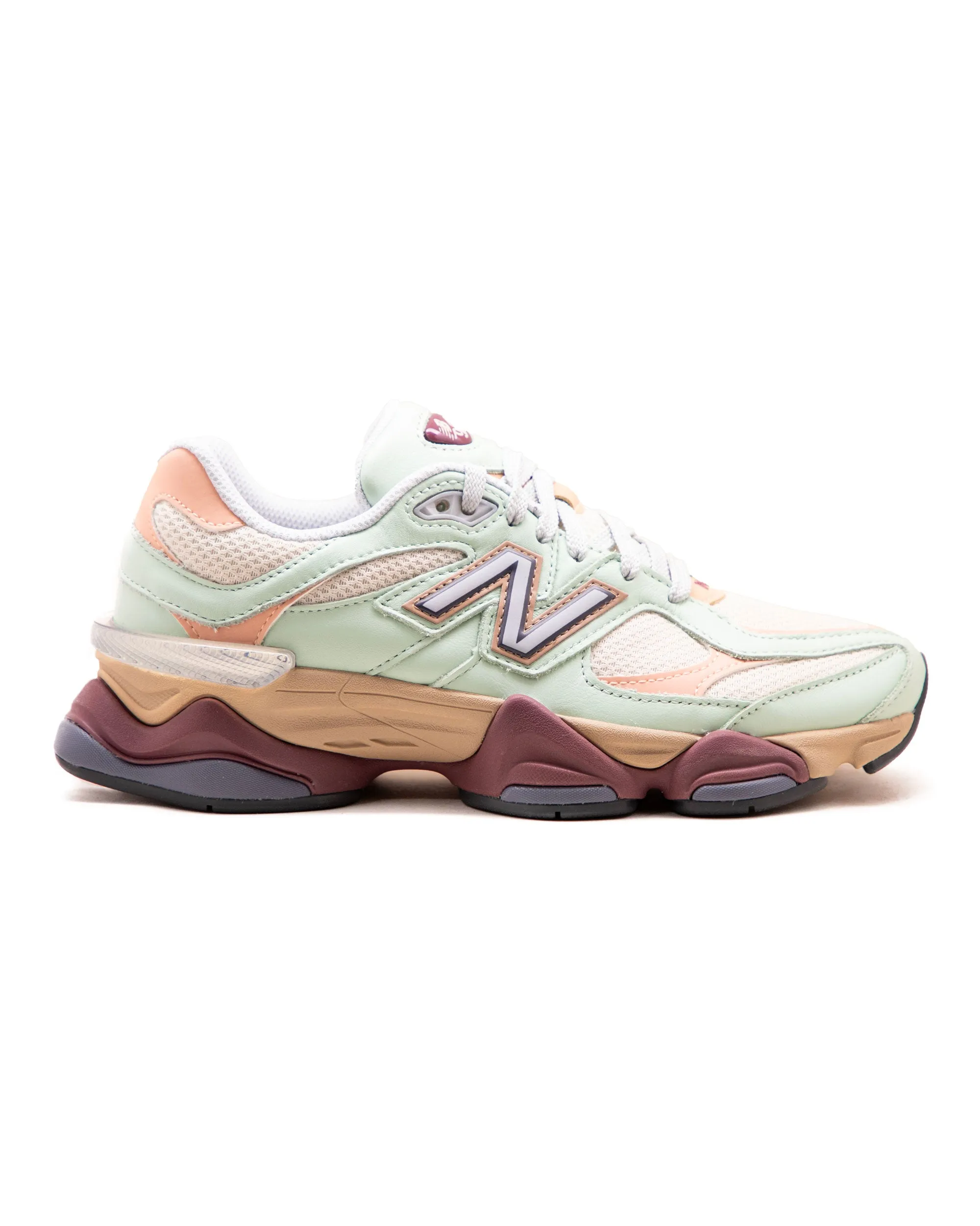 New Balance 9060 Rosa